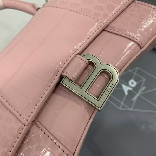 Ba*len*cia*ga hourglass