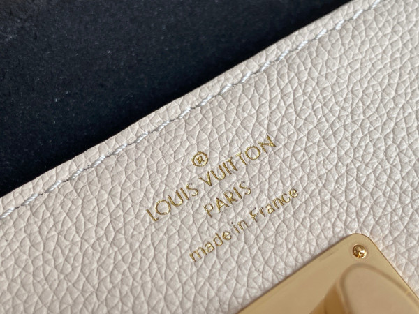 l0*is V*t0n lockme pouch