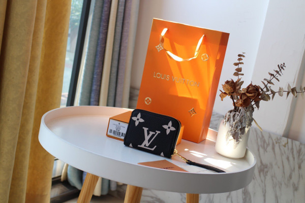 l0*is V*t0n zippy coin purse