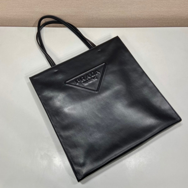 Pra*a leather tote bag