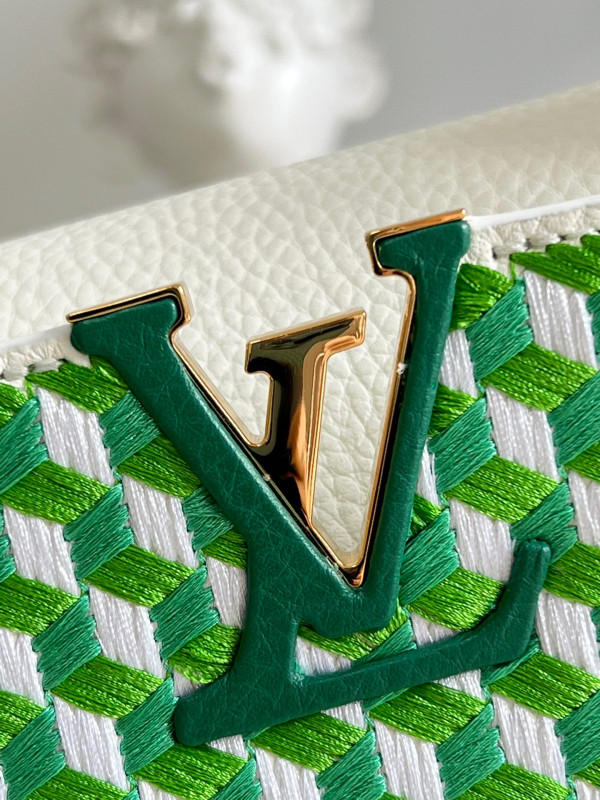 l0*is V*t0n capucines bb