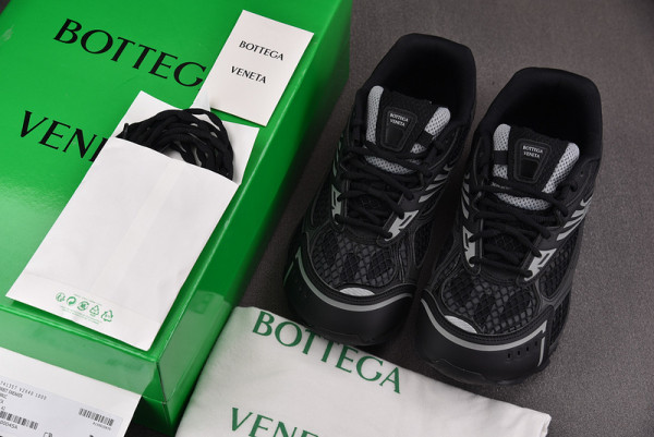 bo*te*ga Ve*ne*ta sneakers