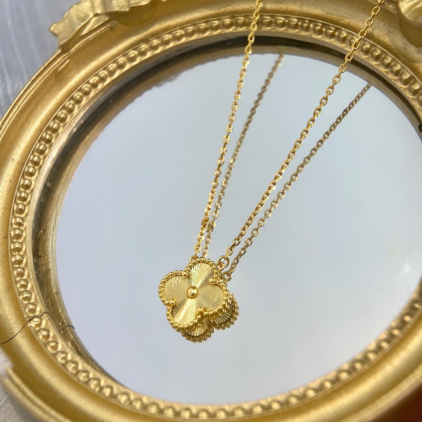 V*N CL*F & arpels  perlée necklace
