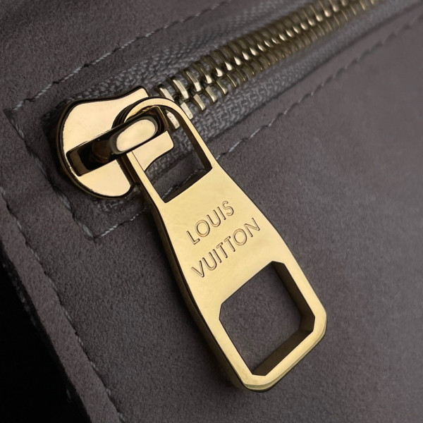 l0*is V*t0n neverfull mm