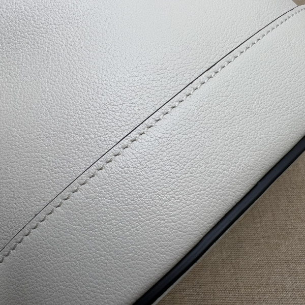 G*u*i diana mini bucket bag