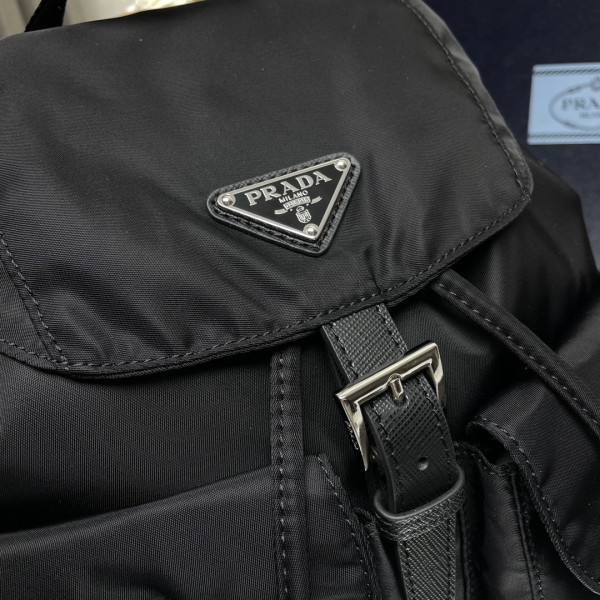 Pra*a re-nylon backpack-23.5*28*12cm