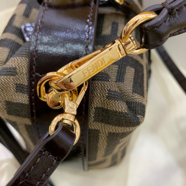 F**di vintage bag-16*9*11cm