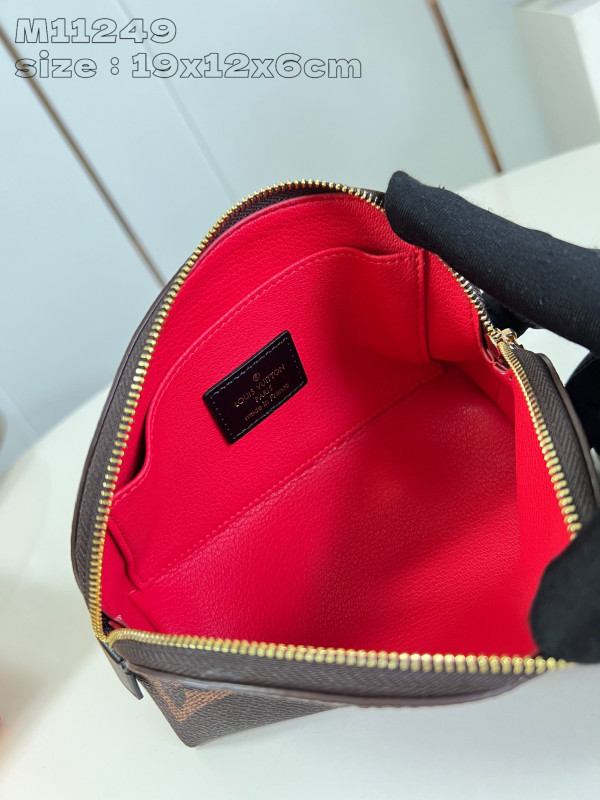 l0*is V*t0n pochette cosmétique pm