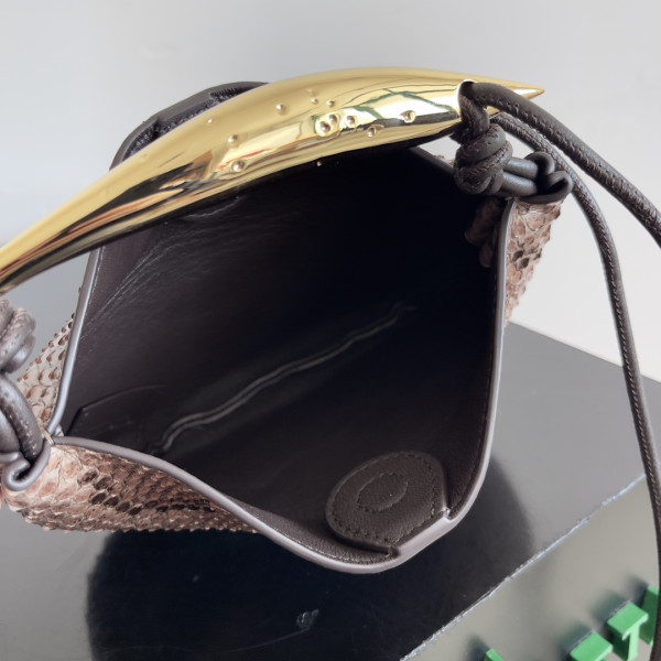 bo*te*ga Ve*ne*ta baby sardine