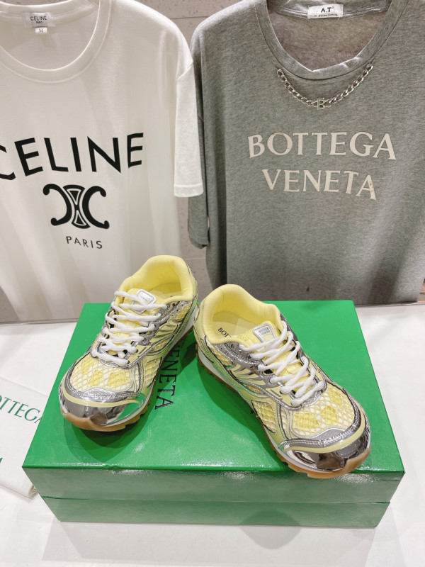 bo*te*ga Ve*ne*ta sneakers