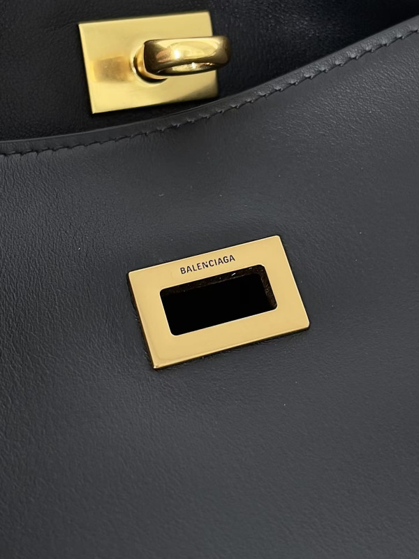 Ba*len*cia*ga bel air small shoulder bag