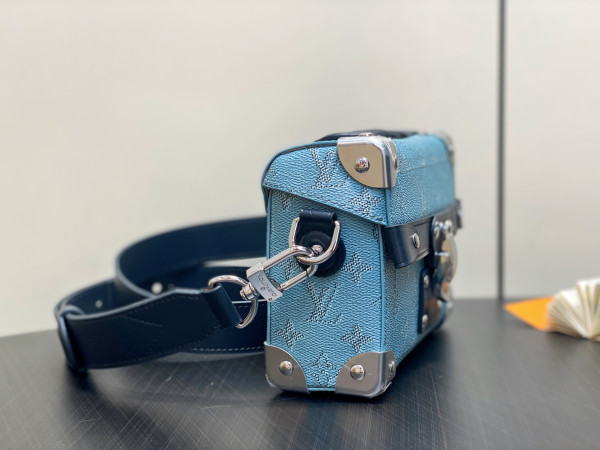 l0*is V*t0n soul trunk-19*15*7cm